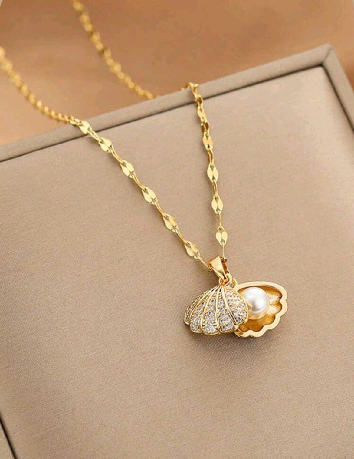 Openable Seashell Pearl pandent for Women