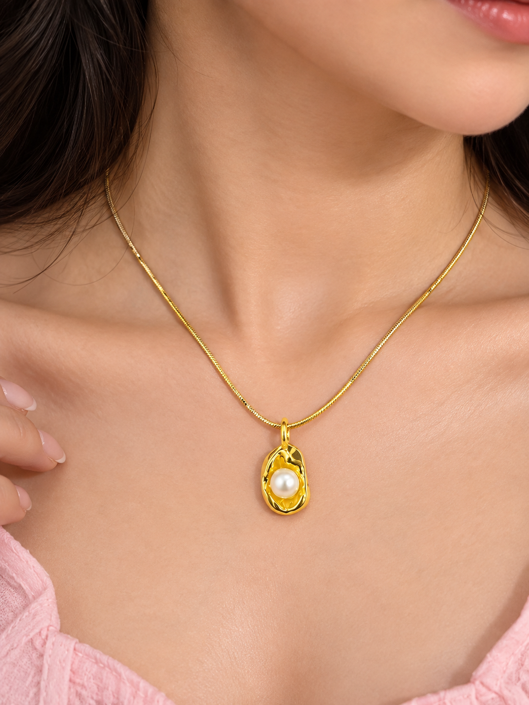 Elegant Pearl Pendant Necklace | Gold-Plated Minimal Necklace