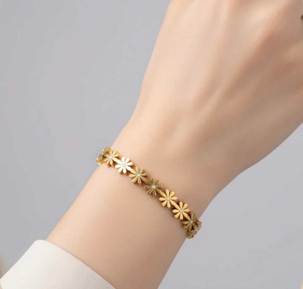 Golden Floral Link Bracelet