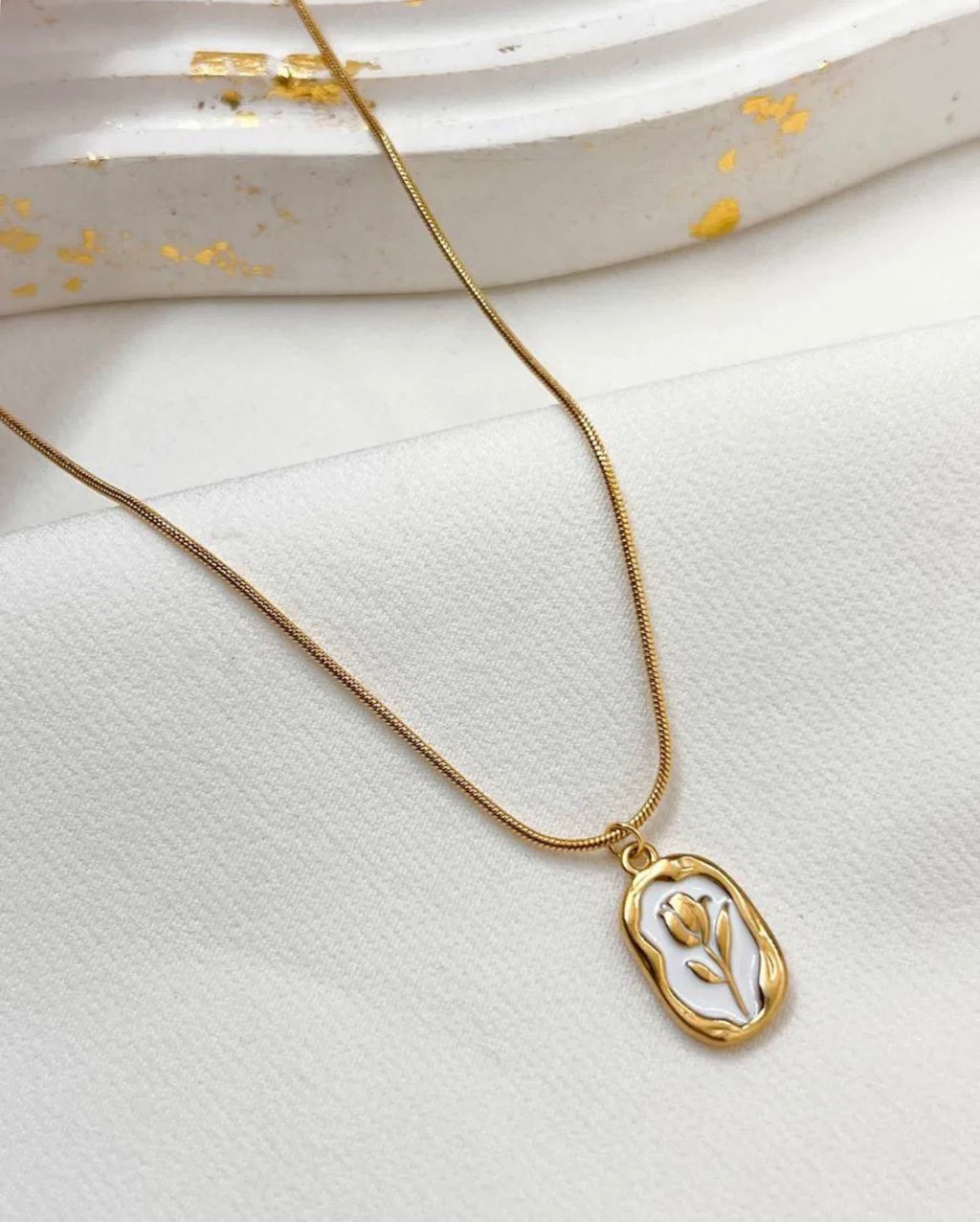 Minimal Floral Pendant