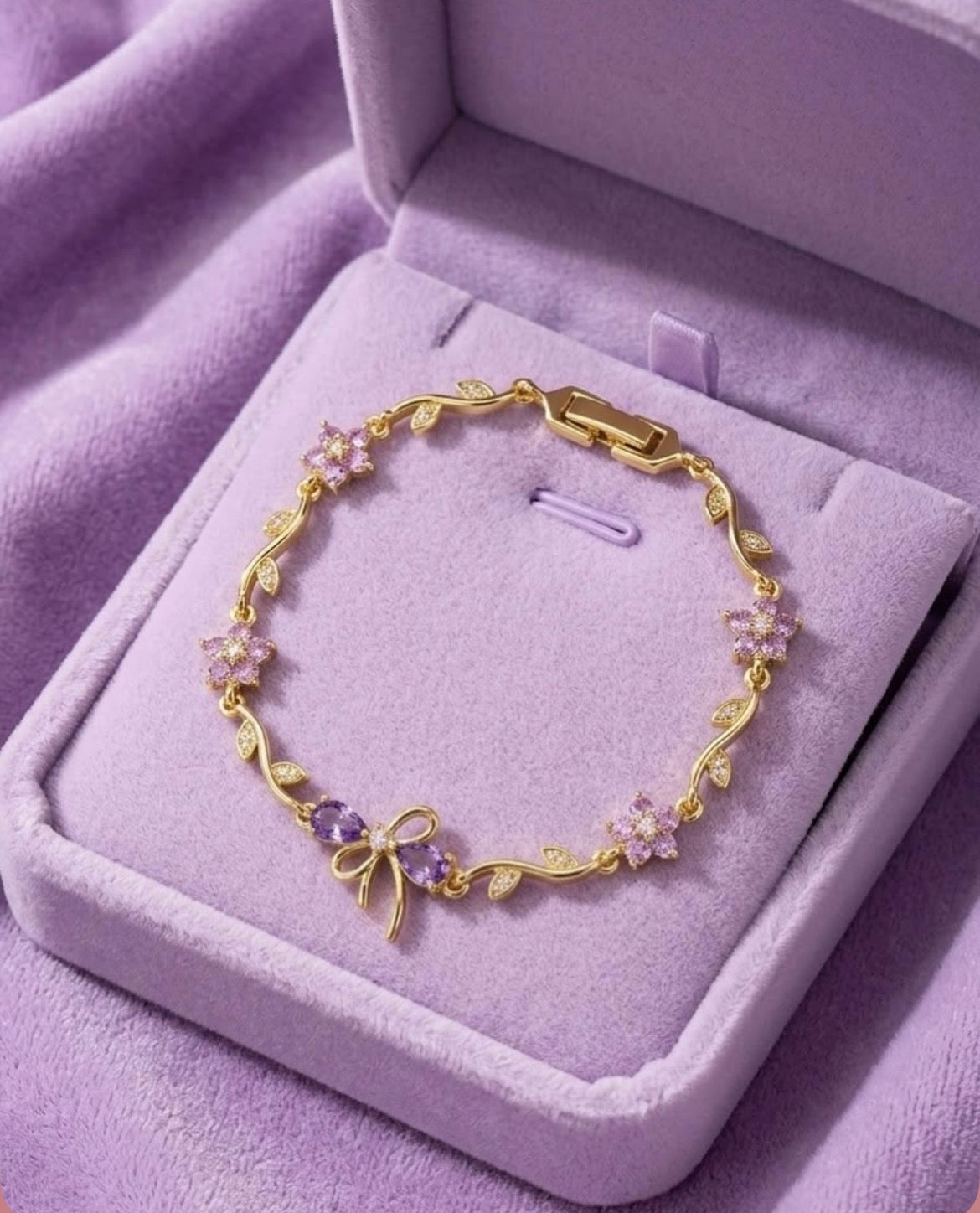 Lavender bow charm tulip braclet