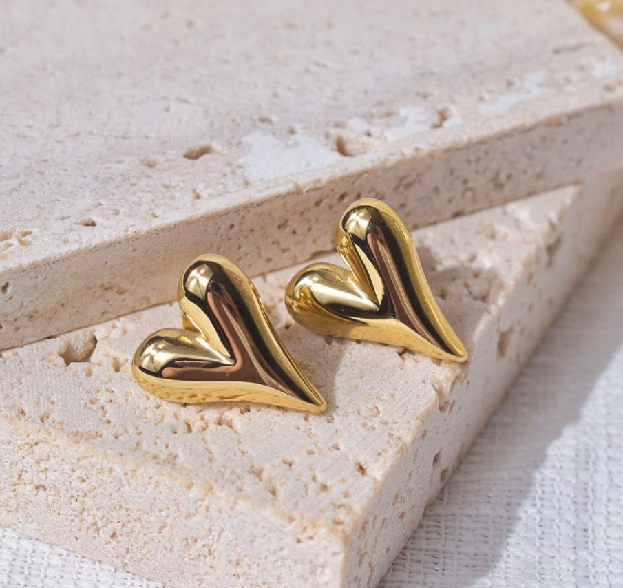 Golden Heart Stud Earrings for Women Cute Minimalist Daily Wear