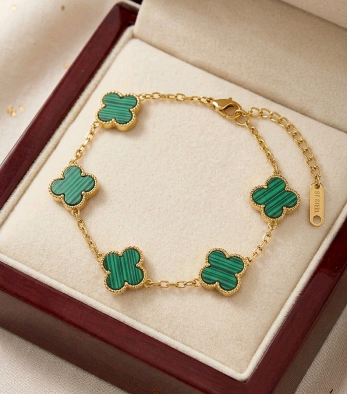 Emerald Clover Charm Bracelet – Gold-Tone Bracelet